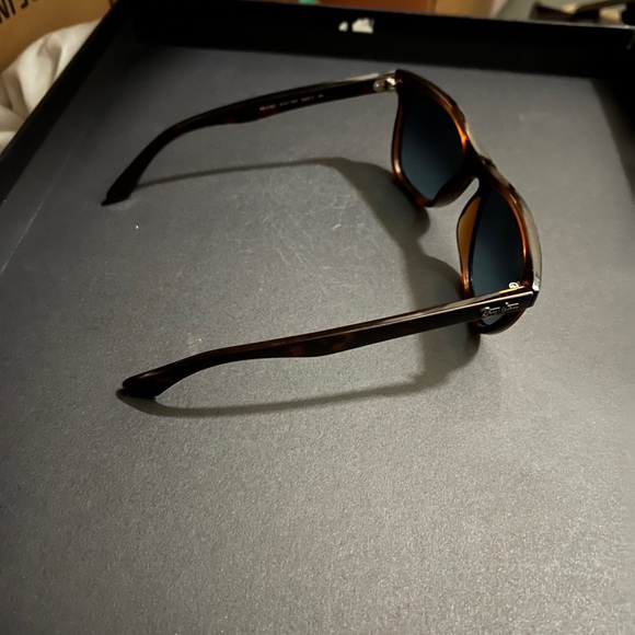 Ray-Ban RB4184 Wayfarer Sunglasses with Tortoise Frame - Picture 6 of 12